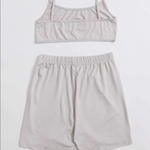 Two piece set - Picture 2 of 4